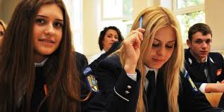 Potrivit preşedintelui pro lex, vasile lincu, se vor organiza concursuri din sursa externa pentru 3000 de posturi in mai. Mai Ar Putea Renunta La Criteriul Inaltimii La Angajarile Din Sursa Externa Si La Concursurile De Admitere La Academia De Politie Si Scolile De Agenti Si Subofiteri Pro Agora