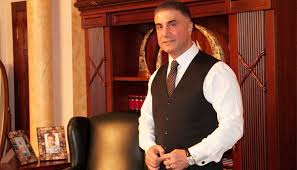 Sedat peker, 26 haziran 1971 tarihinde sakarya'da kafkas asıllı rize'li bir türk ailesinin çocuğu olarak. Sedat Peker Kimdir Kac Yasinda Sedat Peker Ne Is Yapiyor Sedat Peker Aslen Nereli