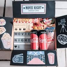 Diy Birthday Presents For Friends Diy Geschenk Kino Box Movie Night Geschenk Movie Night Pingeschenk In 2020 Diy Birthday Gifts Diy Gifts For Friends Diy Birthday