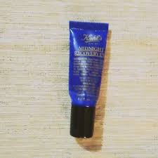 A replenishing overnight eye concentrate. Kiehls Midnight Recovery Eye Reviews 2021
