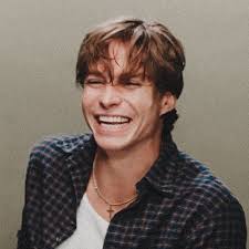 Mary Mil (milovmary)