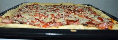 Vezi mai jos recomandarile noastre de cuptoare pizza. Cate Calorii Are O Pizza IngraÈÄ Pizza ReÈeta PreferatÄ