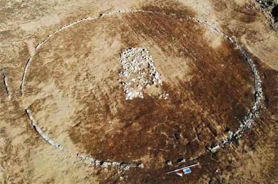 2,700-Year-Old Iron Age Pit Tomb Necropolis Unearthed in Italy | Ancient  Origins