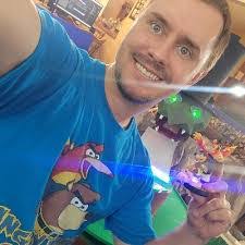 Thomas Mutch's Instagram, Twitter & Facebook