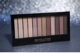 Markasina Ait Mat Far Paleti Ile Karsinizdayim Oldukca Tozutan Bir Palet Pig Revolution London Eyeshadow Beauty