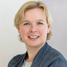 Ich habe einen neuen Job und arbeite jetzt als Offizialatsoberrätin in der  Erzdiözese Freiburg bei Erzdiözese Freiburg.