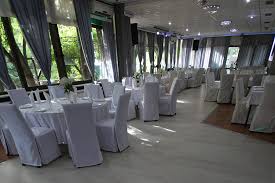 Jedan od najboljih argumenata za odabir ove sale za vašu proslavu je najbolji odnos cene i kvaliteta. Restoran Cukaricki San Za Proslave Tel 062 262 212