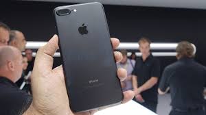 This phone is available in 32 gb, 128 gb the phone comes in glossy black and matte black, rose gold, gold and silver backs. Apple Iphone 7 And Iphone 7 Plus India Pricing Revealed Ahead Of Launch On October 7