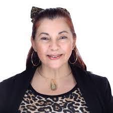 Kimberly Cripps's Instagram, Twitter & Facebook