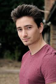 Tom Bott's Instagram, Twitter & Facebook