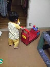 牛乳パックで手押し車 赤ちゃん 遊び 手押し車 0歳児 手作りおもちゃ