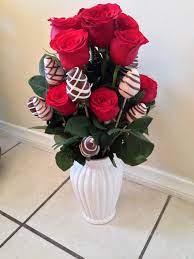 Check spelling or type a new query. Pin By Rasmia Embo Hurtic On Strawberry Ideas Edible Arrangements Mothers Day Chocolate Covered Strawberries Bouquet Chocolate Strawberries Bouquet