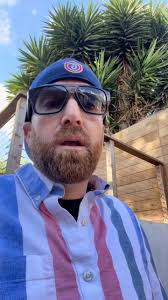 Yet he expects me to share everythjng？ #frenchiesoftiktok #dogsoftiktok  #fritopaws #dogdad #sharingiscaring #dogparent #lickingmyfeets #furkid  @somefrenchienamedapollo @somefrenchienamedapol