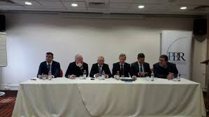 Prezentul contract colectiv de muncă a fost negociat de către membrii comisiei pentru negocierea şi încheierea contractului colectiv de muncă din partea administraţiei şi comisia. S A Semnat Primul Contract Colectiv De MuncÄ Intre Sindicate Si Bancheri Salariul Minim In BÄnci Va