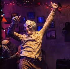 Harry isn't out to make friends, but instead to exterminate all life on earth. Alan Tudyk On Twitter If You Are Attending New York Comicon Come See The First Episode Of Resident Alien For Syfy The Will Be A Cast Panel And A Signing Tomorrow Friday