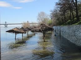 Fluviul este mărginit de pereți verticali, stâncoși. Nivelul DunÄƒrii A Crescut La Calafat Cu 38 Cm Peste Cotele De AtenÅ£ie Ciobanu Gigel