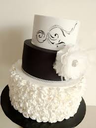 Black And White Wedding Cakes Black And White Cake Flower Cake Wedding Cake Art Art Deco Wedding Cake