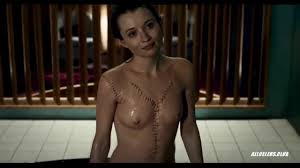 Emily Browning in American Gods - S01E05