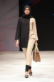 Usianya masih muda, 13 tahun. Ifw 2016 Jenahara Gaya Model Pakaian Desainer Pakaian Gaya Hijab