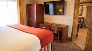 Travelocity has great deals for hot tub hotels in pigeon forge, with prices starting at $93 and going up to $284 per night. Two Bedroom Villa Westgate Smoky Mountain Resort Water Park Westgate Resorts In Gatlinburg