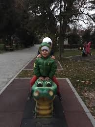 Alege din cele peste 150 de modele gratuite. Romania Cu Copiii O Zi In Valcea Printre Casute Taranesti Si Opere De Arta Travelista Ro Mereu In Asteptarea Urmatoarei Aventuri