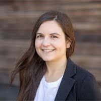 Anne Weissinger's Instagram, Twitter & Facebook