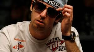 WSOP Main Event: JR und die Brille des Grauens