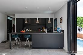 Maison Bois Avec Terrasse Et Bassin De Nage En Beton Banche Hugues Tournier Cote Maison Projets Cocinas Y Banos