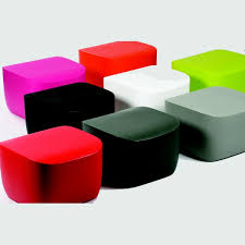 Est un mobilier multifonction alliant design et praticité. Table Pouf Translation Paul Table Design