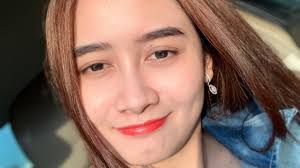 Duh! Bedak Ketebelan Saat Lia Amelia Selfie Bareng Dara