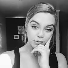 Emily Katherine's Instagram, Twitter & Facebook