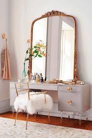 The back panel of this dresser table features an integrated mirror with a simple frame design. Makeup Vanity Table Ideas To Assist Your Makeup Routine Glaminati Com
