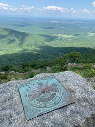 To the left a path heads from the overlook to a broad rock ledge. This Outlook Is As Amazing As Everyone Says I Looked Over Reviewers Photos And Seeing In Person Was Just Breathtaking There Were A Few People Taking Risky Photos Please Be Careful