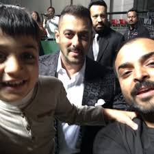 Jay Dave (@BeingJayDave)