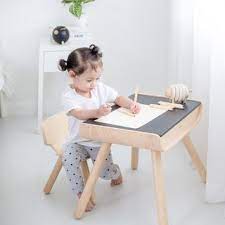 Jetzt wo unser sohn älter wird, liebt er immer mehr aktivitäten wie malen und basteln. Plantoys Stuhl Aus Massivholz Originell Schenken Kreativ Spielen Spi