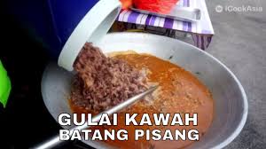 Gulai batang pisang biasanya di masak ketika kenduri atau hajatan,memaksanya juga dalam jumlah besar di kawah yang besar pula. Gulai Kawah Batang Pisang Bazaar Ramadhan Putrajaya Icookasia Youtube