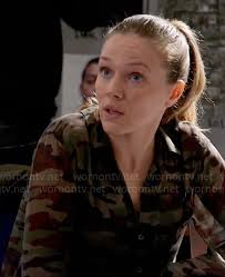 Hailey Upton Outfits & Fashion