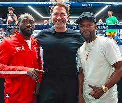 Terence Crawford vs Floyd Mayweather Who wins at welterweight? 41-0 vs 50-0