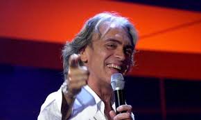 Riccardo fogli 2016) и riccardo fogli malinconia (the best 2008). Riccardo Fogli Eta Altezza Peso Moglie Figli E Vita Privata L Addio Ai Pooh Per Amore Di Patty Pravo Il Matrimonio Con La Giovane Fidanzata Caffeina Magazine