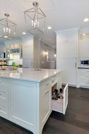 This Kitchen Island Has Many Inspiring Space Saver Ideas I Love The Paper Towel Holder And The Cooking U Idee Decoration Cuisine Cuisines Design Cuisine Condo