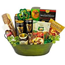 Gift Baskets For Men S Birthday Canada Irish Delight Gift Basket To Canada Beer Gifts Basket Beer Basket Gift Baskets For Him