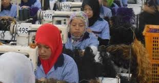 Mereka memprotes pemotongan gaji selama dua bulan oleh pihak manajemen. Mulai Besok Satu Pabrik Garment Di Purwadadi Liburkan Radar Nusantara News