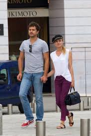 Joshua Jackson And Diane Kruger Are Up To Fun And Games In Paris Diane Kruger Style Diane Kruger Street Style Diane Kruger