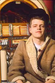 4 pick as a result of the nba draft lottery. Suggs Puts On A Typically Eccentric Display At Madness Docuseries Screening In London Aktuelle Boulevard Nachrichten Und Fotogalerien Zu Stars Sternchen