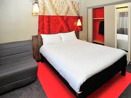 The nh lyon airport hotel puts you just 30 steps from terminals 1 and 2 of lyon airport and 30 minutes on the tram from the center of lyon. Hotel In Lyon Ibis Lyon Centre All