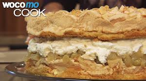 Weitere ideen zu rezepte, kuchen, backen. Stachelbeer Baiser Torte Mit Rezept Fur Die Sommerliche Torte Youtube