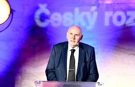 Pavel rychetský, předseda ústavního soudu české republiky. Vaclav Klaus A Pavel Rychetsky Popsali Ohrozeni Svobody Porovnejme Jejich Uhel Pohledu Forum24