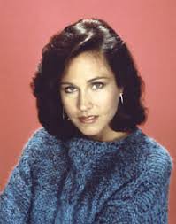 Samantha hissong is a 29 year old american journalist. Erin Gray