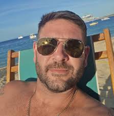 Who is a reliable drywall contractor for small renovations?