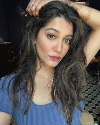 Anuja Joshi's Instagram, Twitter & Facebook